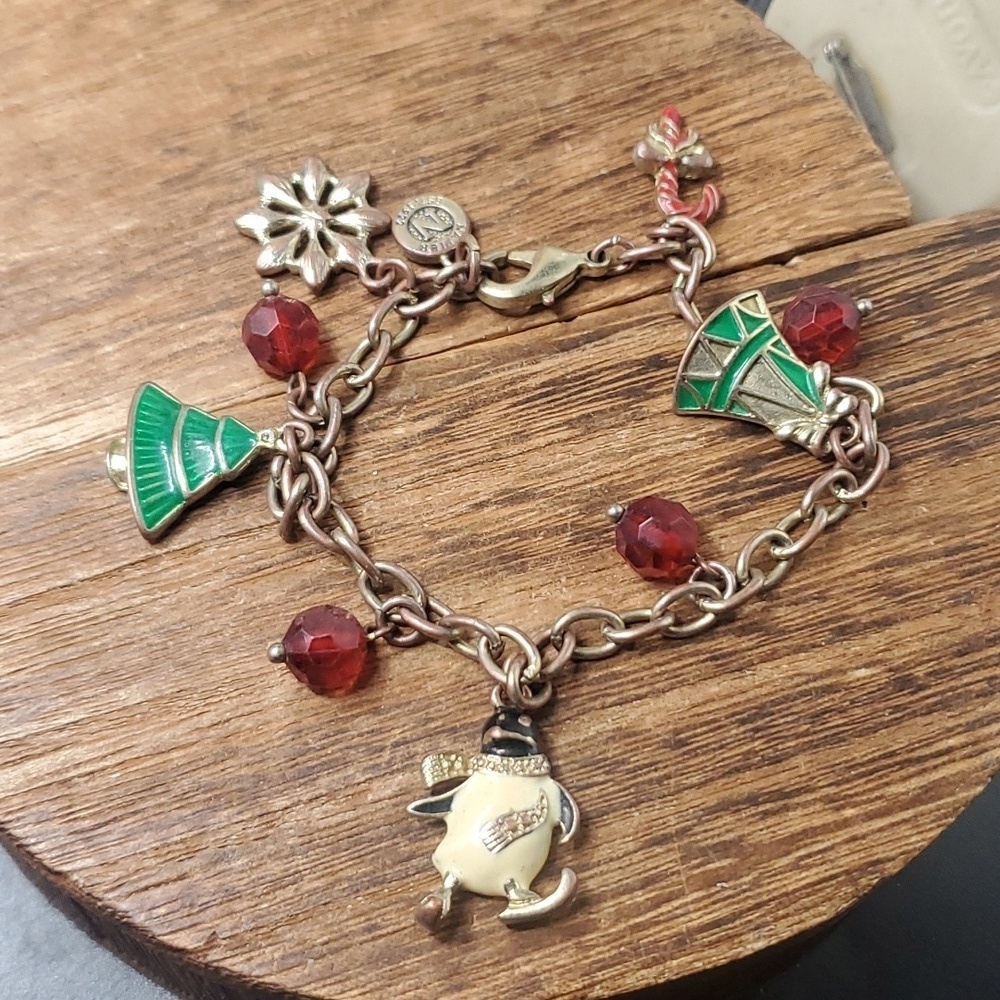 Napier vintage B3230 christmas collection charm bracelet